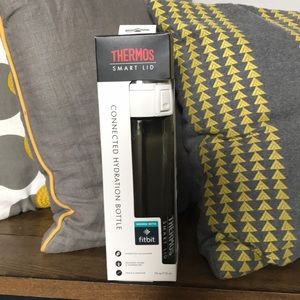 Thermos 24oz Hydration Bottle Connected Smart Lid,